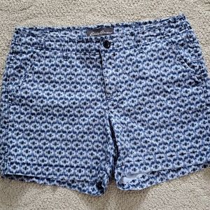 Eddie Bauer Blue and White Patterned Women's Shorts